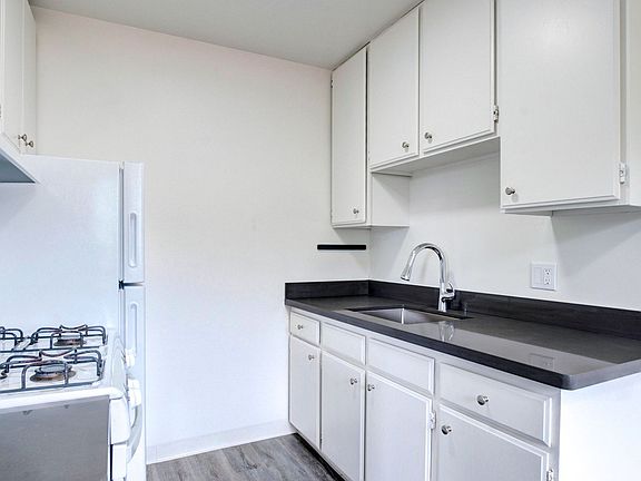 3rd image of 83 Pixley Ave #3