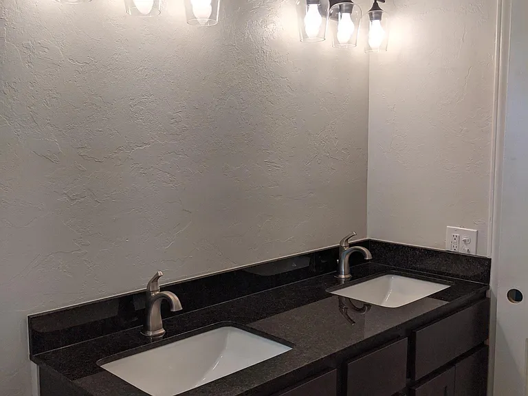 Main bathroom vanity