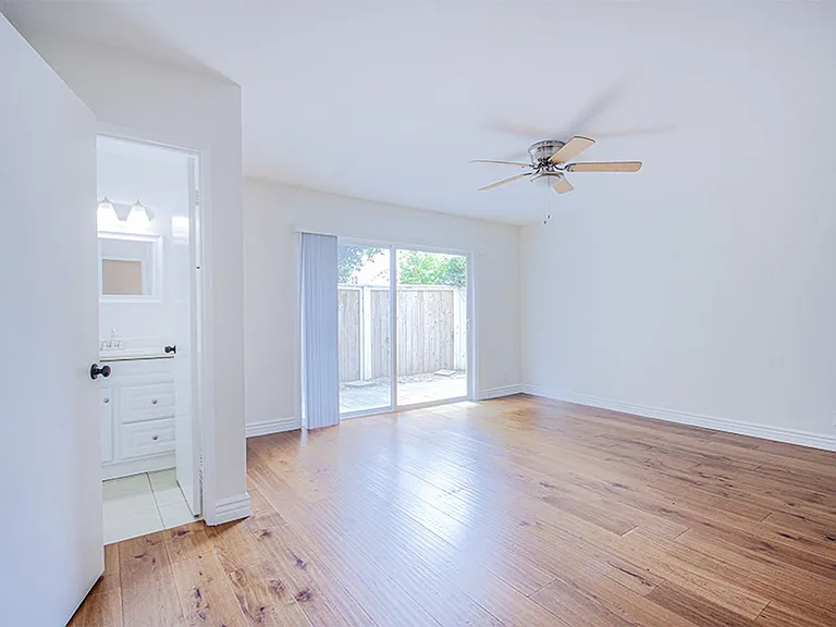 121 Lisa Ln — Photo 11