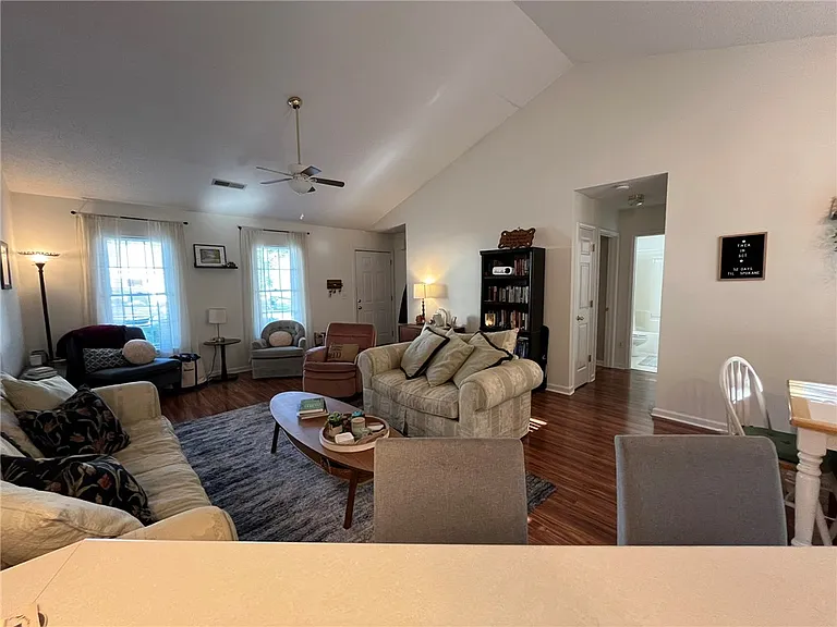 116 Arbors Ct — Photo 4