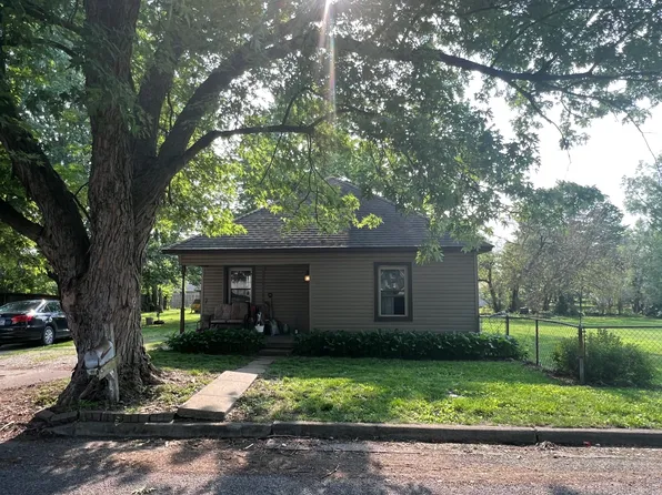 3042 N 14th 1/2 St, Terre Haute, IN 47804