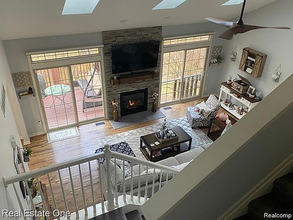 4th image of 7305 Gateway Dr