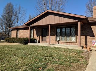 615 Spartan Dr, Sparta, IL 62286