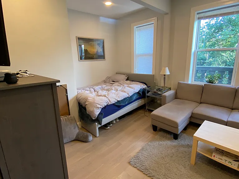 104 Queensberry St #4 — Photo 5