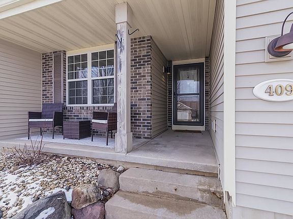 3rd image of 409 Drumlin Hl