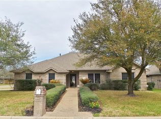2301 S Pioneer Trl, Bryan, TX 77808