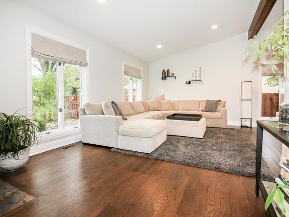 5th image of 595 Lyman Ave