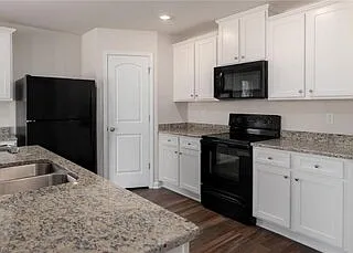 3998 Meredith Woods Ln — Photo 6