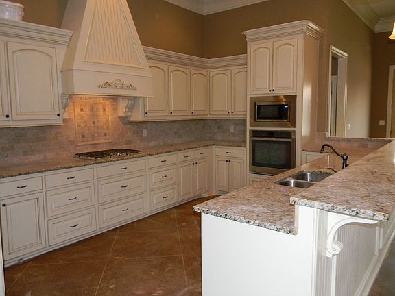 3rd image of 300 Asbury Ct