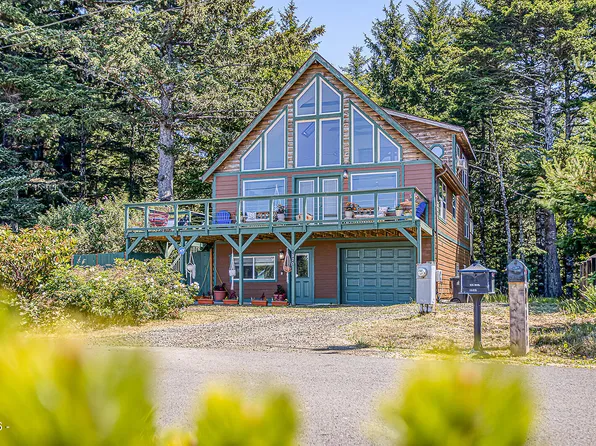 1825 NW Cedar Crest Pl, Waldport, OR 97394