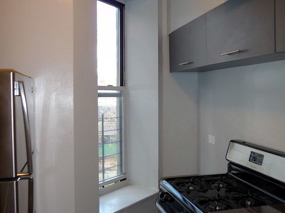 3rd image of 223 E 111th St APT 2D