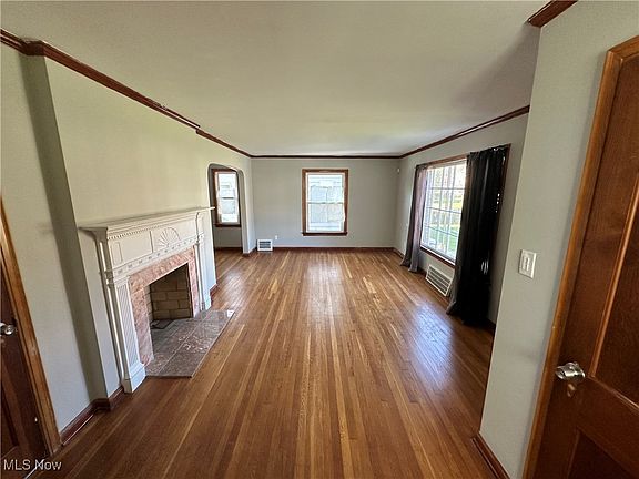3rd image of 17012 Glendale Ave