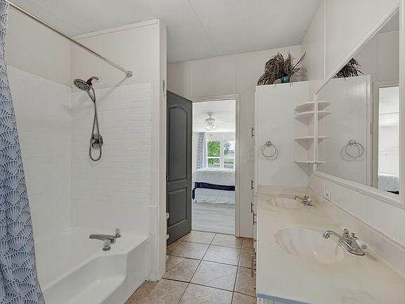 5th image of 570 Froboese Ln