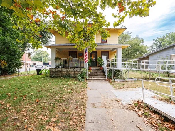 132 N 7th St, Fredonia, KS 66736