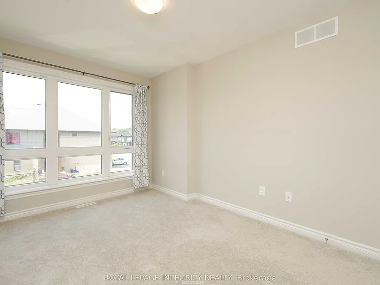 446 Markdale Ter — Photo 32