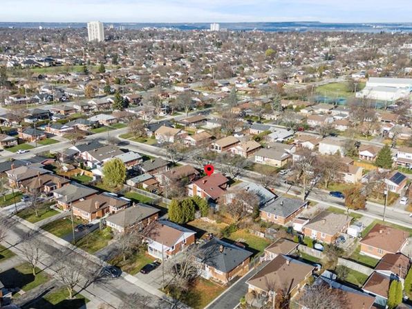 20 Burfield Ave, Hamilton, ON L8T 2J9