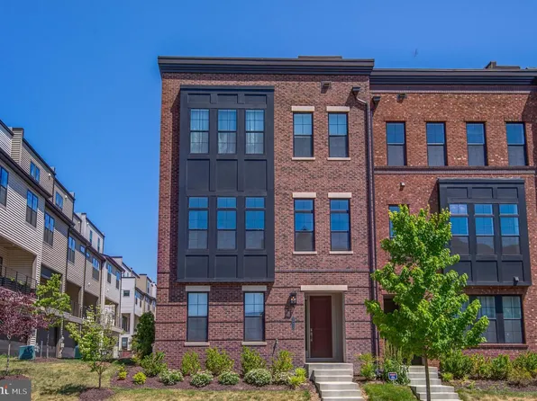 43414 Grandmoore St, Ashburn, VA 20148