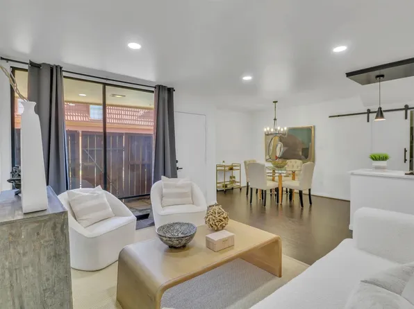 3401 Timmons Ln APT 27, Houston, TX 77027