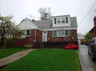 395 N Corona Ave, Valley Stream, NY 11580