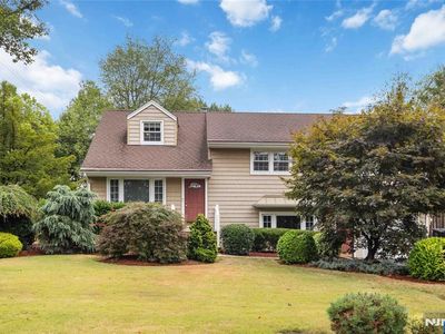 552 Burlington St, Paramus, NJ, 07652