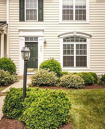 2nd image of 444 Kingscote Ln #444