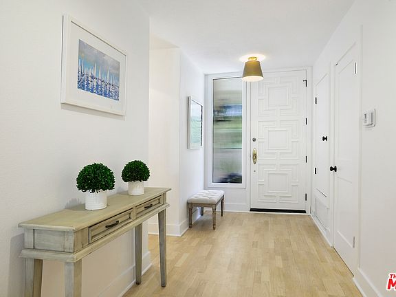 4th image of 502 San Vicente Blvd Unit 302