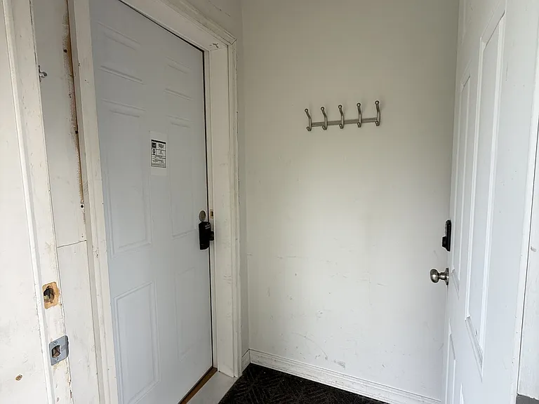 2763 Mack Blvd #2 — Photo 10