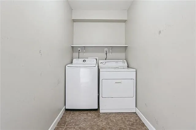 747 S Genois St — Photo 11