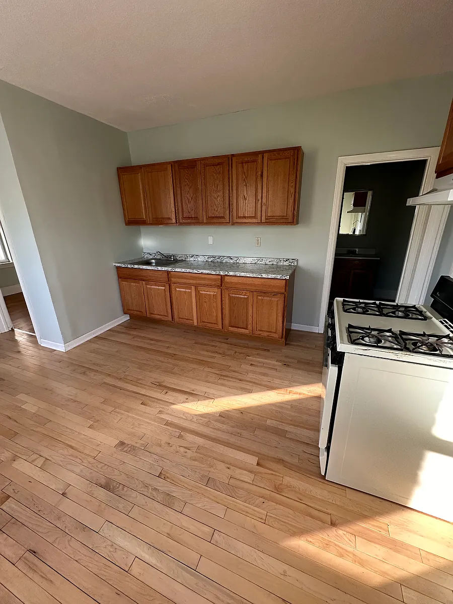 Building Photo - 369 Franklin Ave #2S