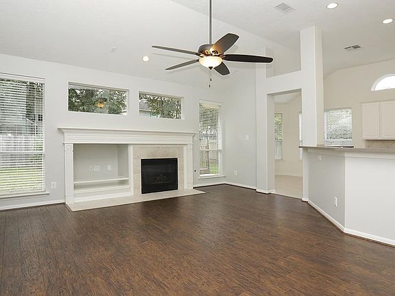 2nd image of 35 E Knightsbridge Dr