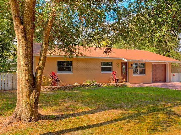 2nd image of 529 Park Dr