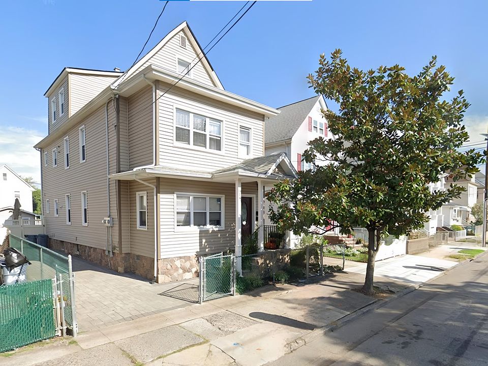 1st image of 119 Banta Ave #1