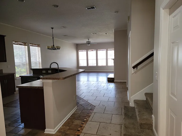 6319 Endelstow Ln — Photo 10