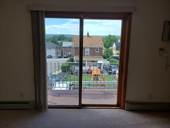 4th image of 3 Highland Ave #3