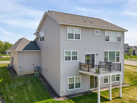 5th image of 13582 Flint Cir N