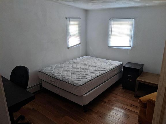 3rd image of 41 Prospect Ave