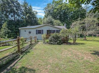 36 Hemlock Rd, Bloomingburg, NY 12721