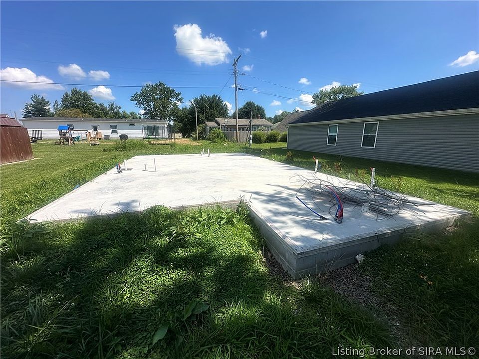 1st image of 550 W Green Street