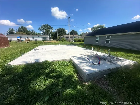 550 W Green Street, Scottsburg, IN 47170