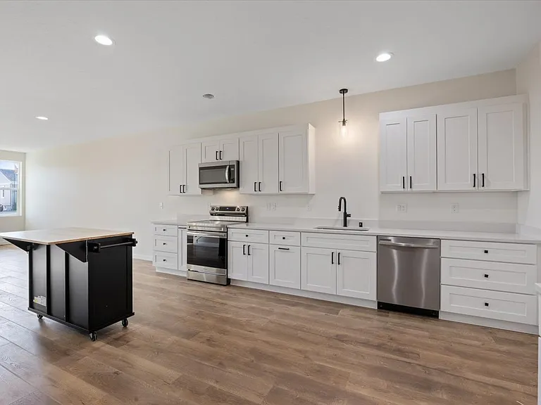 717 E Lacrosse Ave #1 — Photo 7