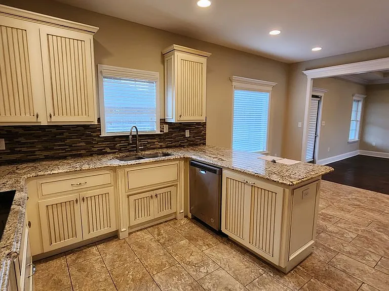 3927 Crusader Ct — Photo 5