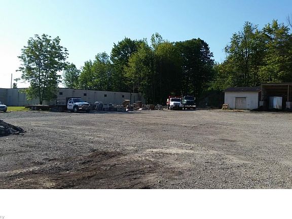 5th image of 266 E Erie St