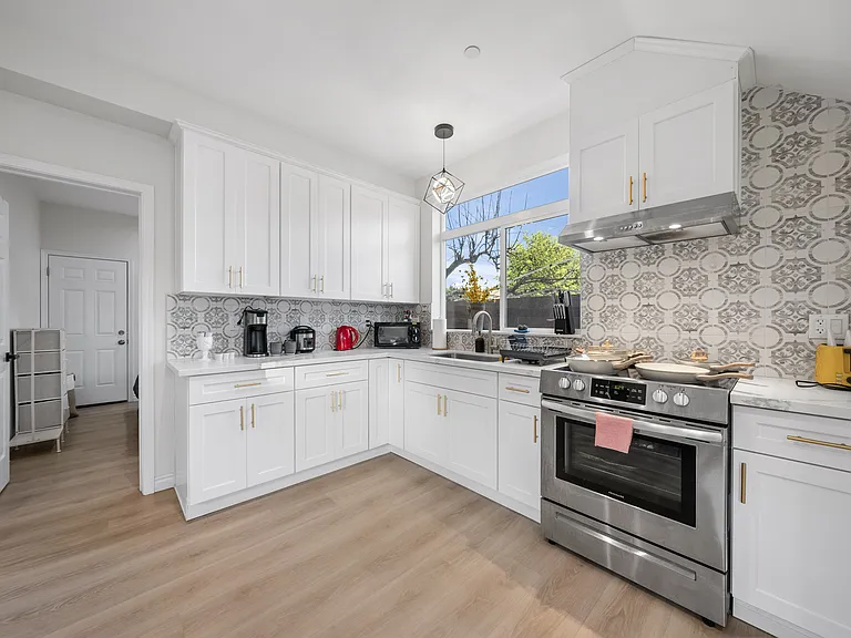 502 N Campbell Ave — Photo 4