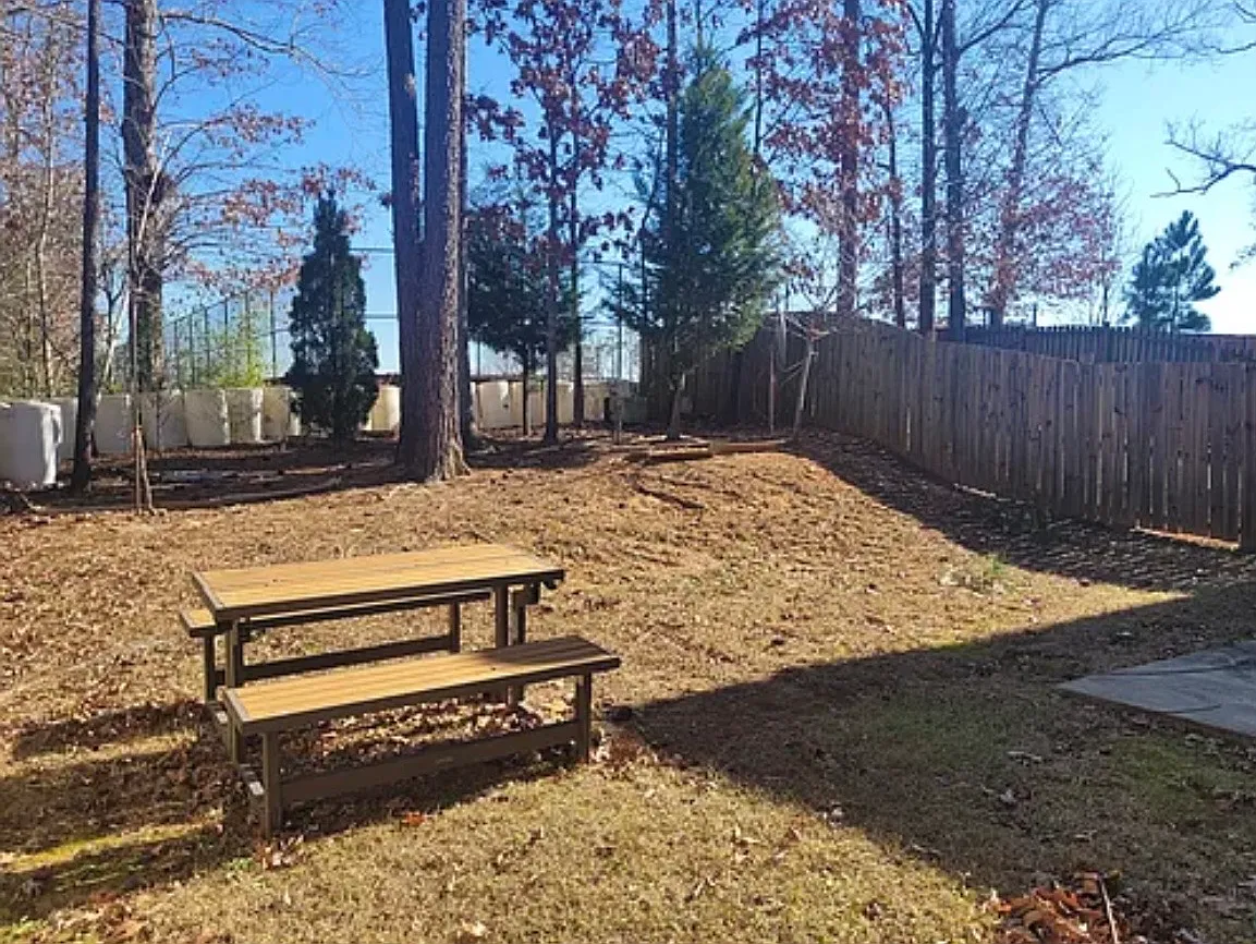 4 bed, 2300 sqft, $2,099 — Photo 2