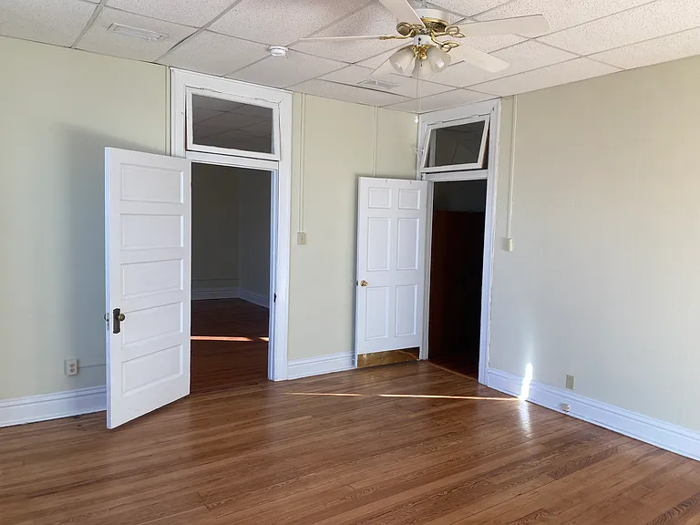 109 S Main St — Photo 8