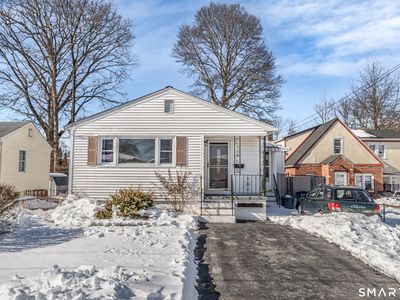 86 Roosevelt Avenue, West Haven, CT, 06516