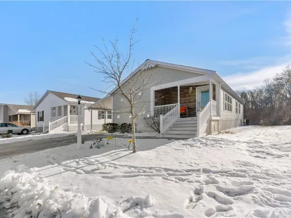 47 Red Tail Trl, Tiverton, RI 02878