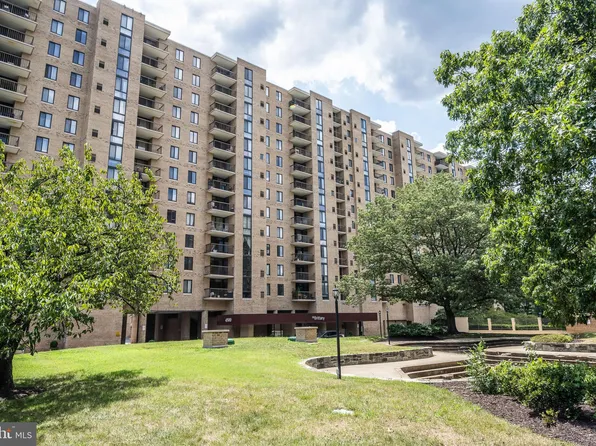 4500 S Four Mile Run Dr APT 332, Arlington, VA 22204
