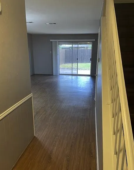 1804 Camelot Cv #1804 — Photo 3