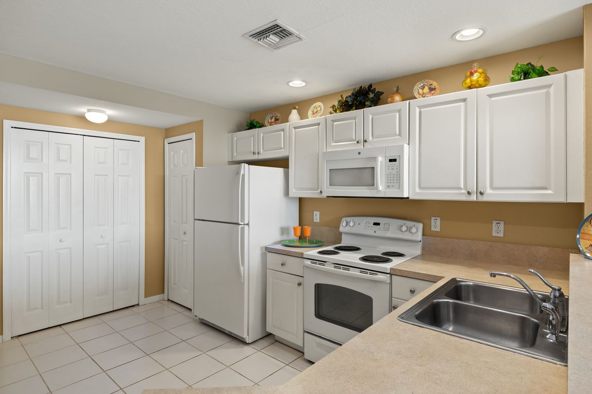 8-Kitchen 4 of 4